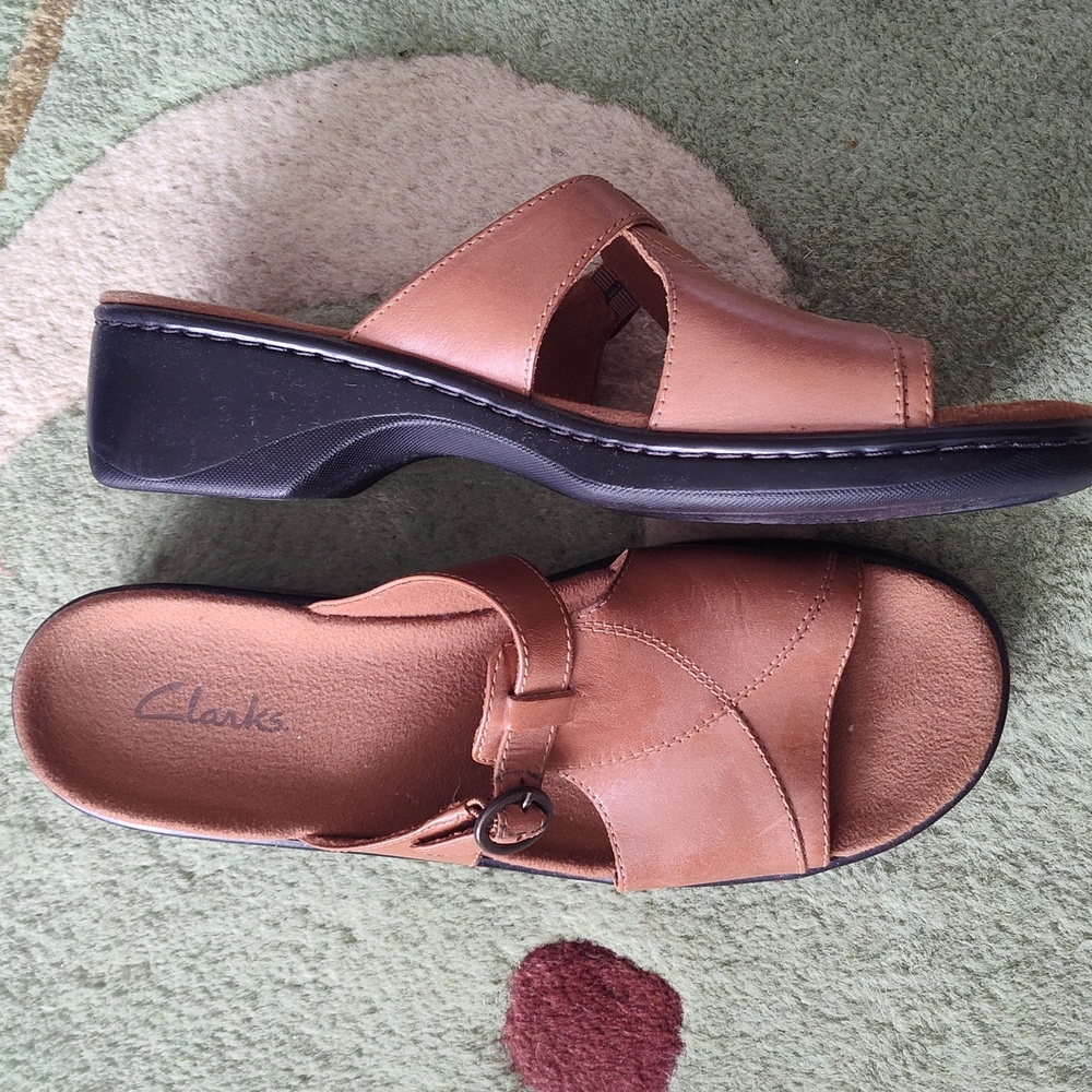 Clarks Women's Tan Leather Buckle Sandals - Picture 2 of 6